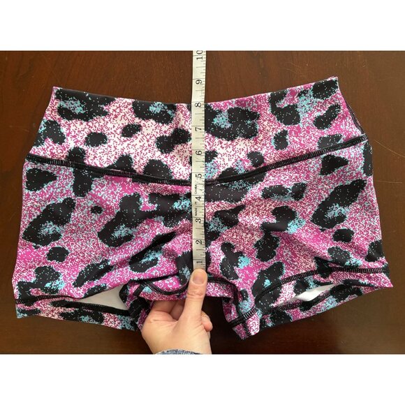 Peachy Athletic NWT Peach Perfect Animal Print Workout Booty Shorts Size Medium - Picture 10 of 11